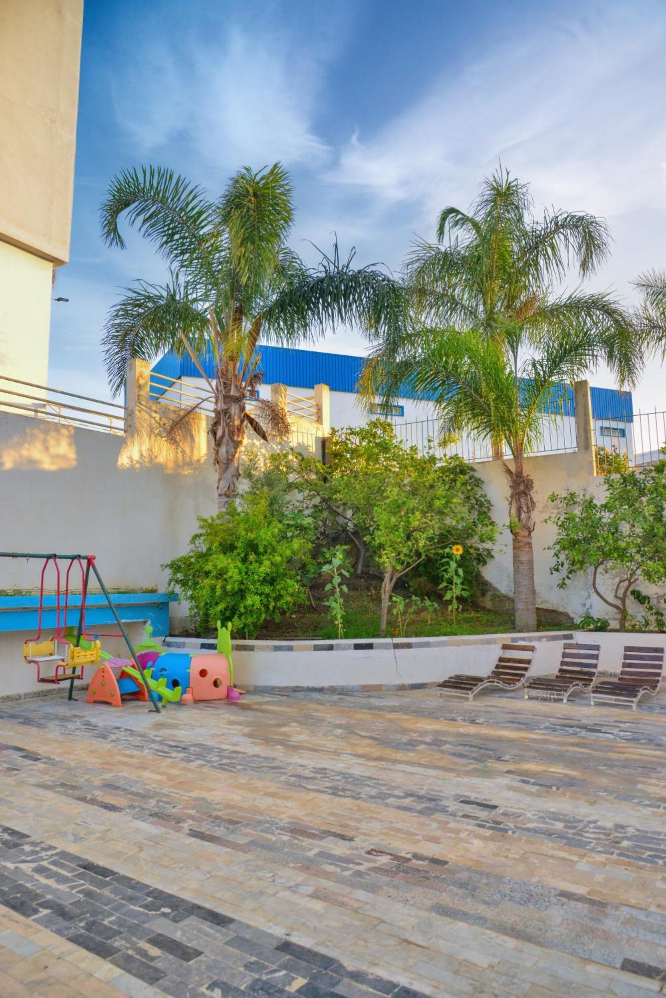 Free Zone Hotel Gzennaia Exterior photo
