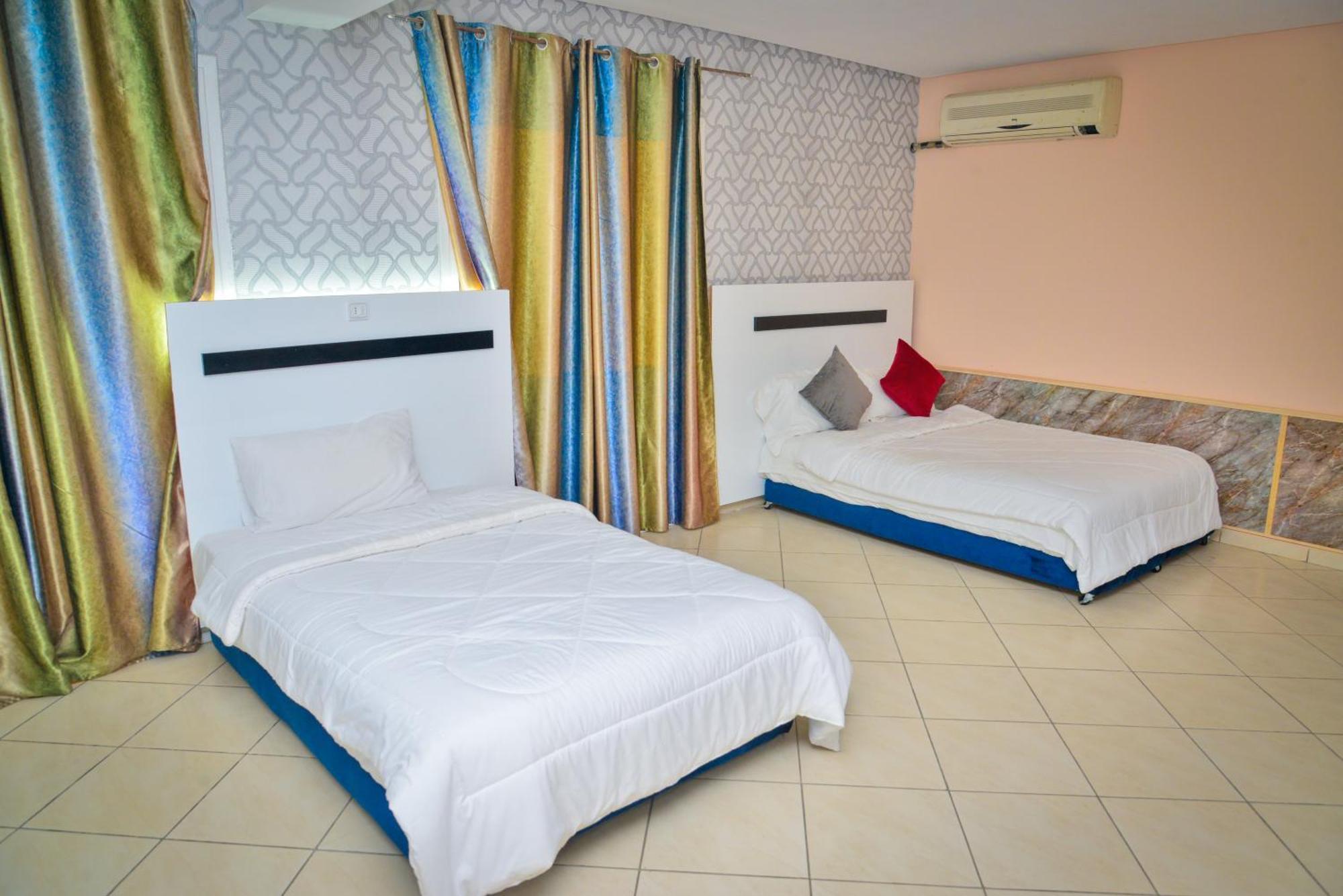 Free Zone Hotel Gzennaia Exterior photo