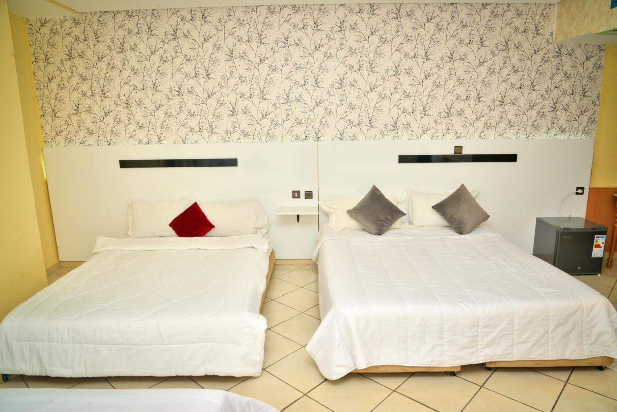 Free Zone Hotel Gzennaia Exterior photo